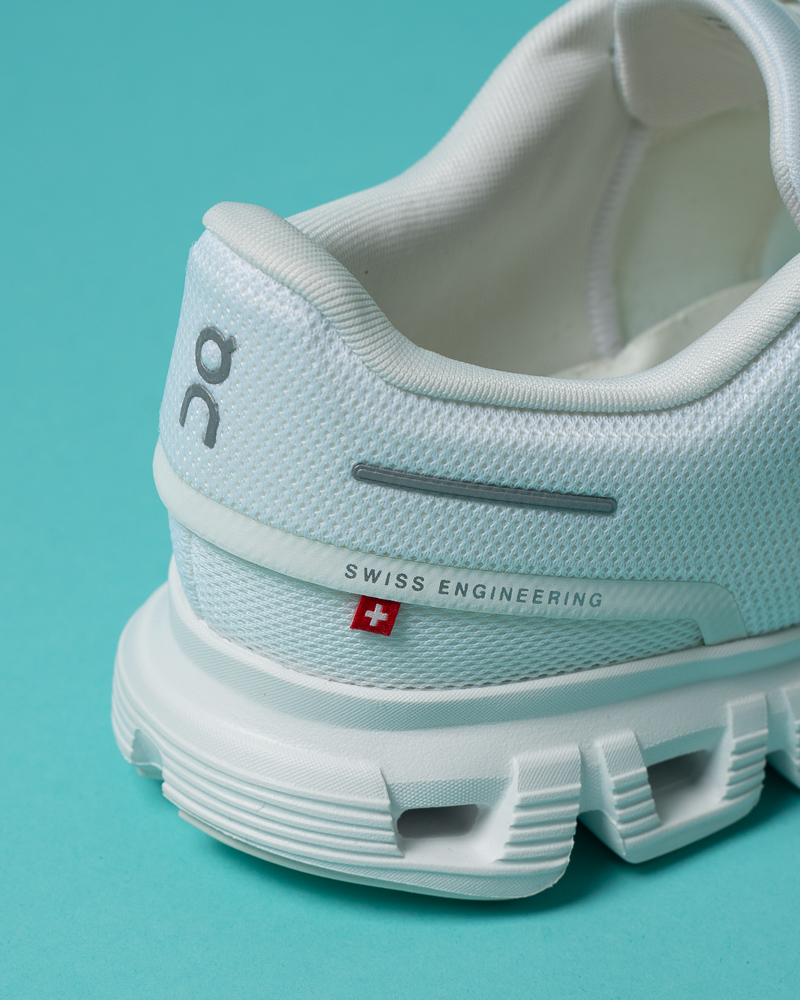 On Running Cloud 5 vue arrière